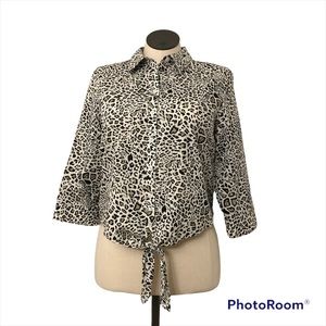 Chico's Top Animal Print Sz 1 Knot Tie Front Button Shirt Wrinkle Resistant